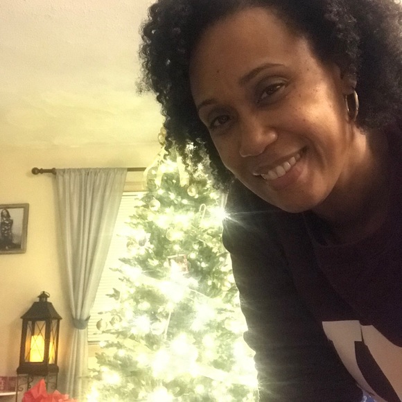 Meet your Posher, Monica - Picture 4 of 5